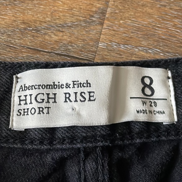 Abercrombie & Fitch High Rise Shorts Distressed - Picture 5 of 12